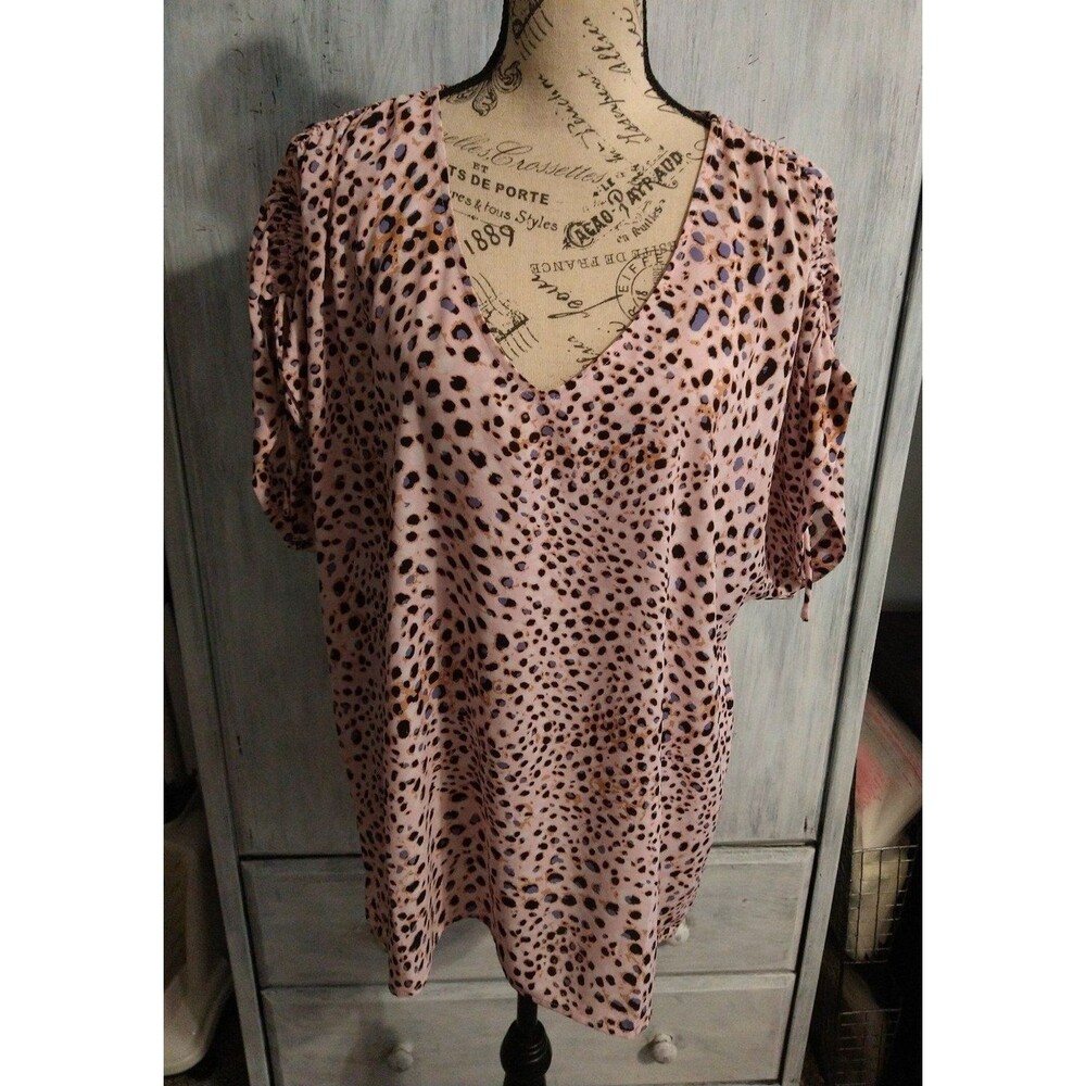 Cabi ruched sleeve leopard top pink Small Boho Animal Print Classic